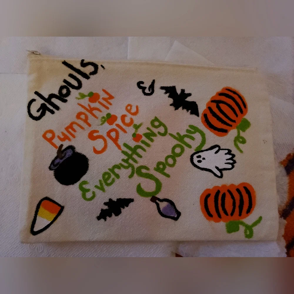 Makeup pouch - Picture 1 of 1